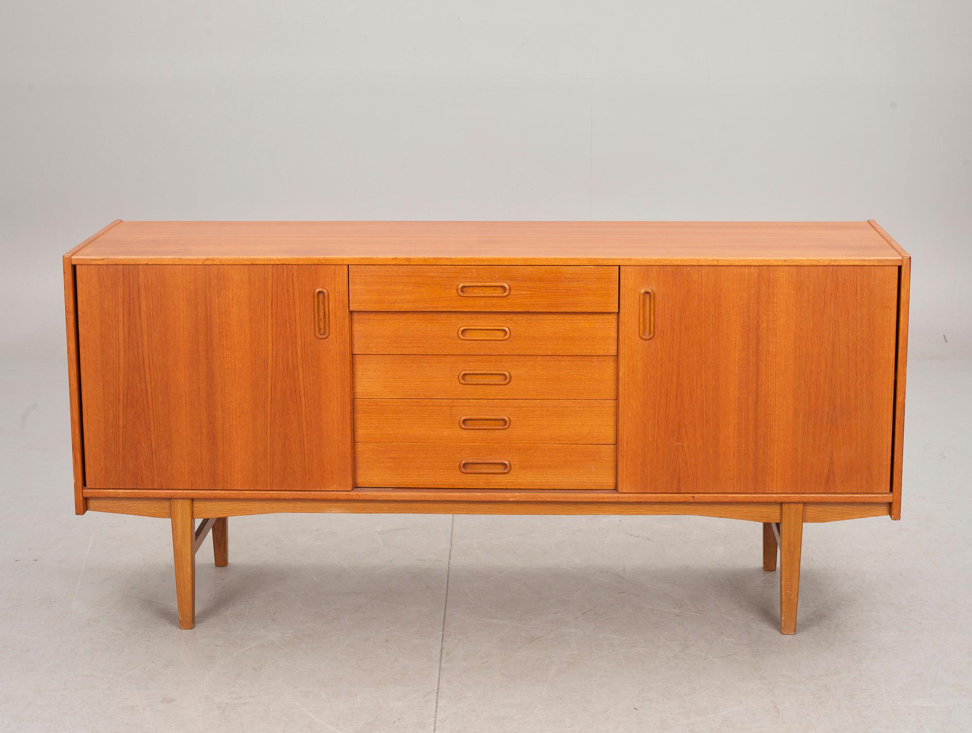 SIDEBOARD, 1960-tal.