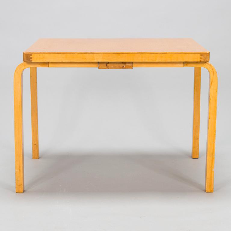 Alvar Aalto, A 1950's table for O.Y. Huonekalu- ja Rakennustyötehdas. Finland.