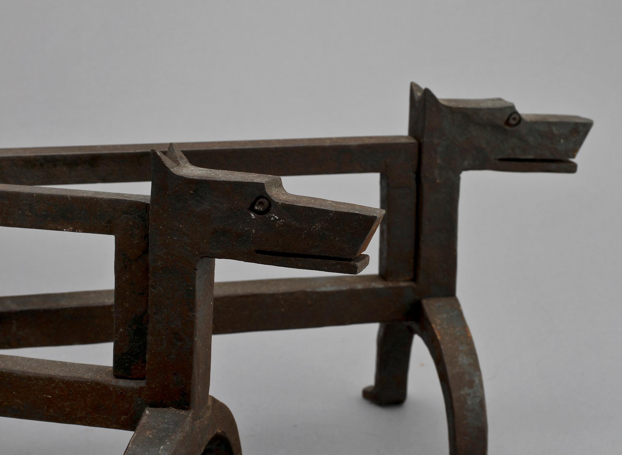 ELDHUNDAR, ett par, smidesjärn, 1900-tal.