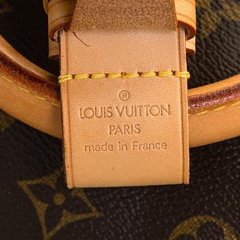 Louis Vuitton, a Monogram Canvas 'Keepall 60 Bandoulière' weekend bag.