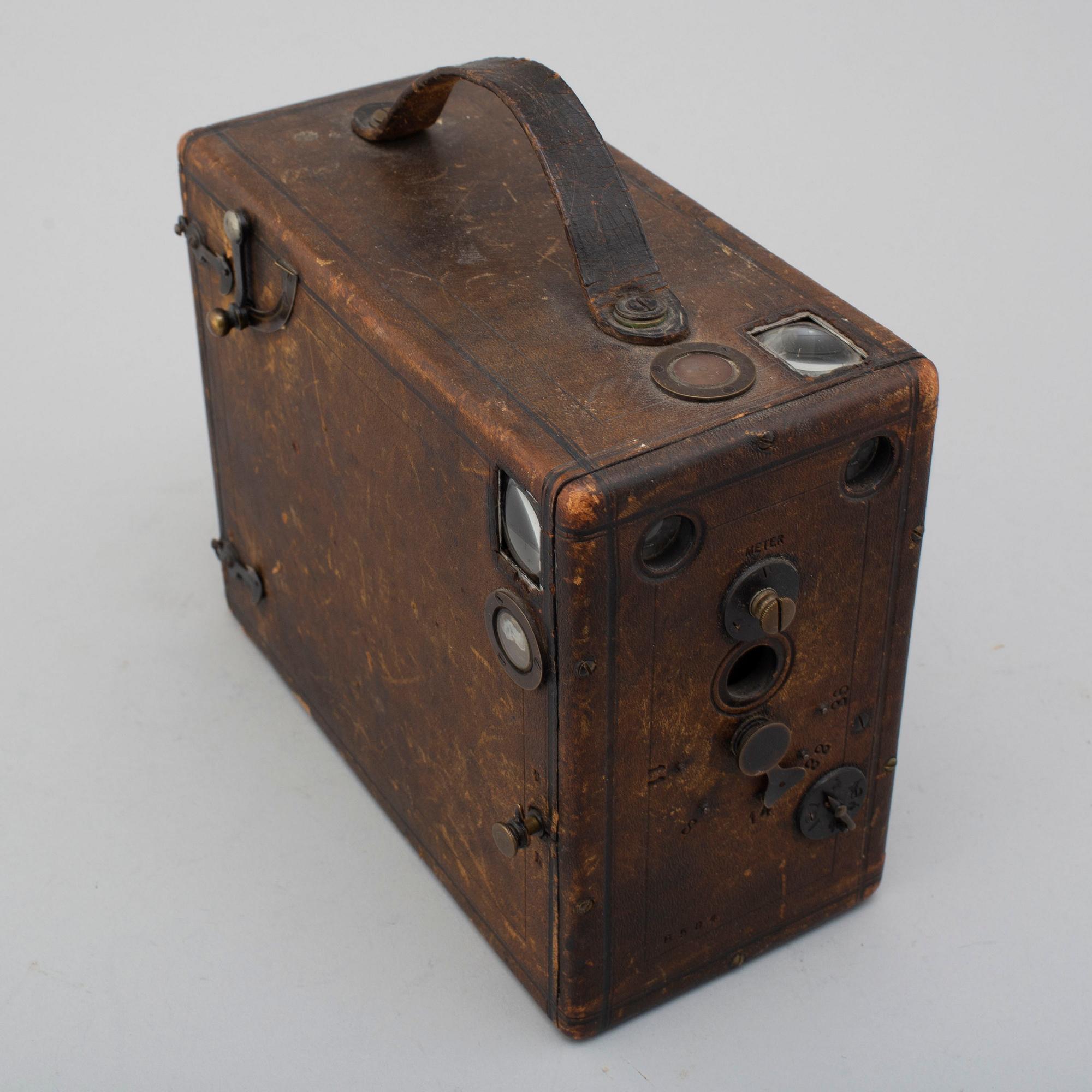 A SWEDISH CAMERA, Hasselblads Svenska Express, CA 1900.