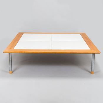 Antti Nurmesniemi, a 1980s coffee table.