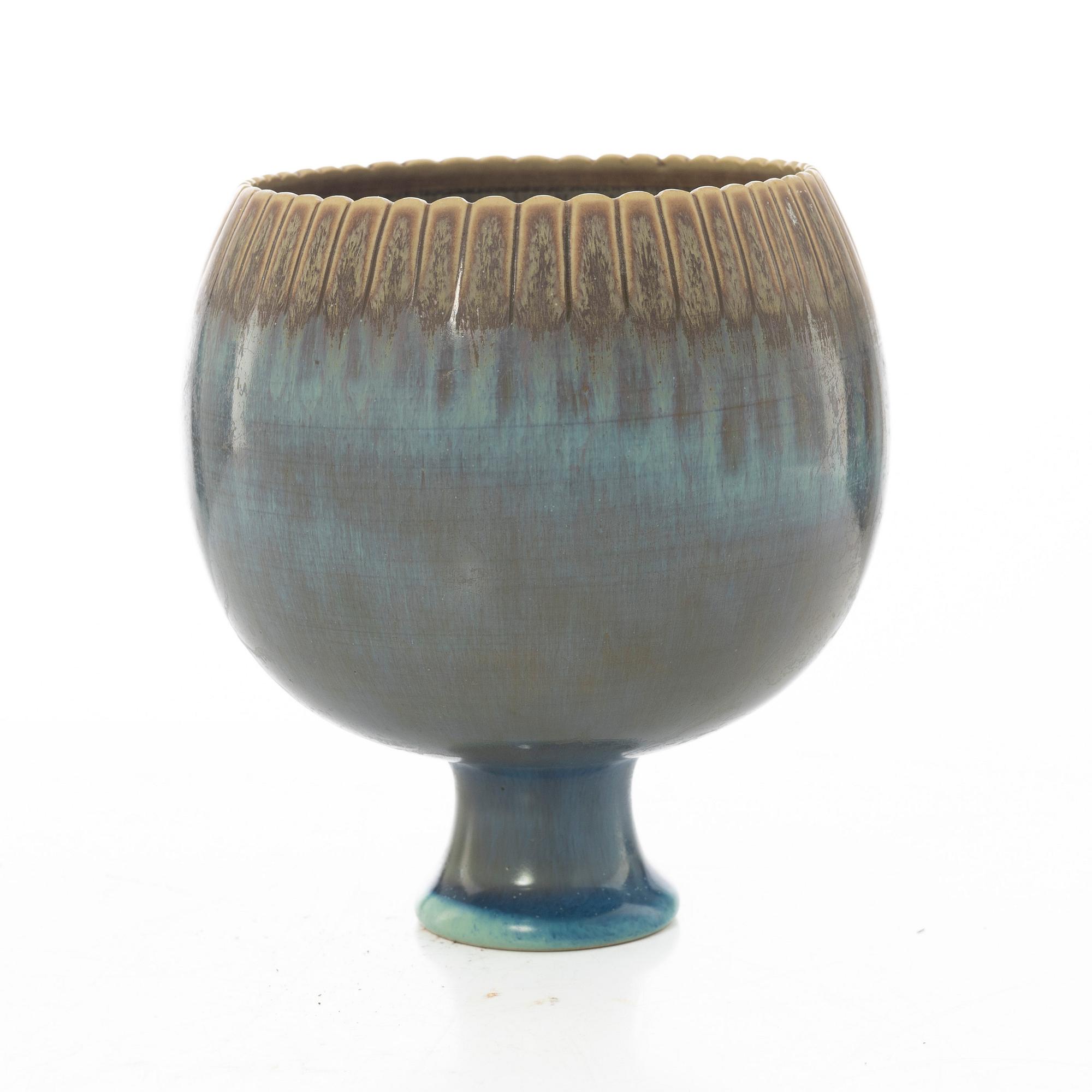 Stig Lindberg, a bowl on foot, Gustavsberg Studio, 1972.