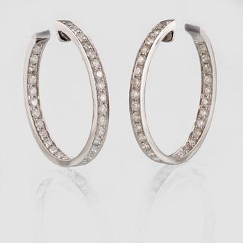 ÖRHÄNGEN, 18K vitguld med briljantslipade diamanter ca 3.41 ct. Vikt 8,8 gram.