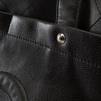 Chanel,.