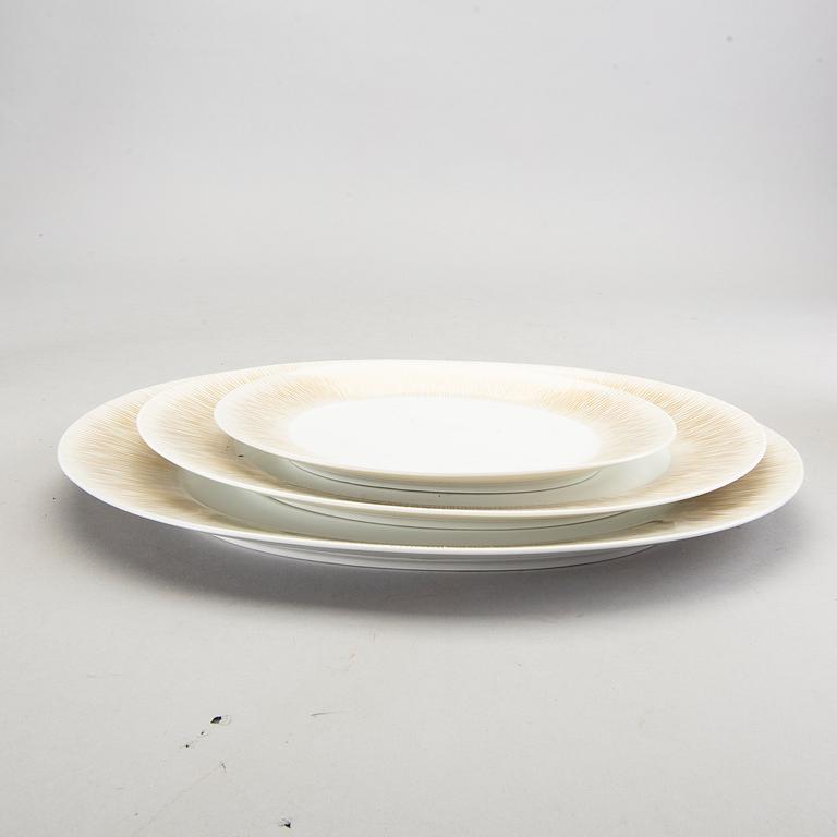 Raymand Loewy, a 56 pcs porcelain dinner service, Rosenthal, Tyskland.