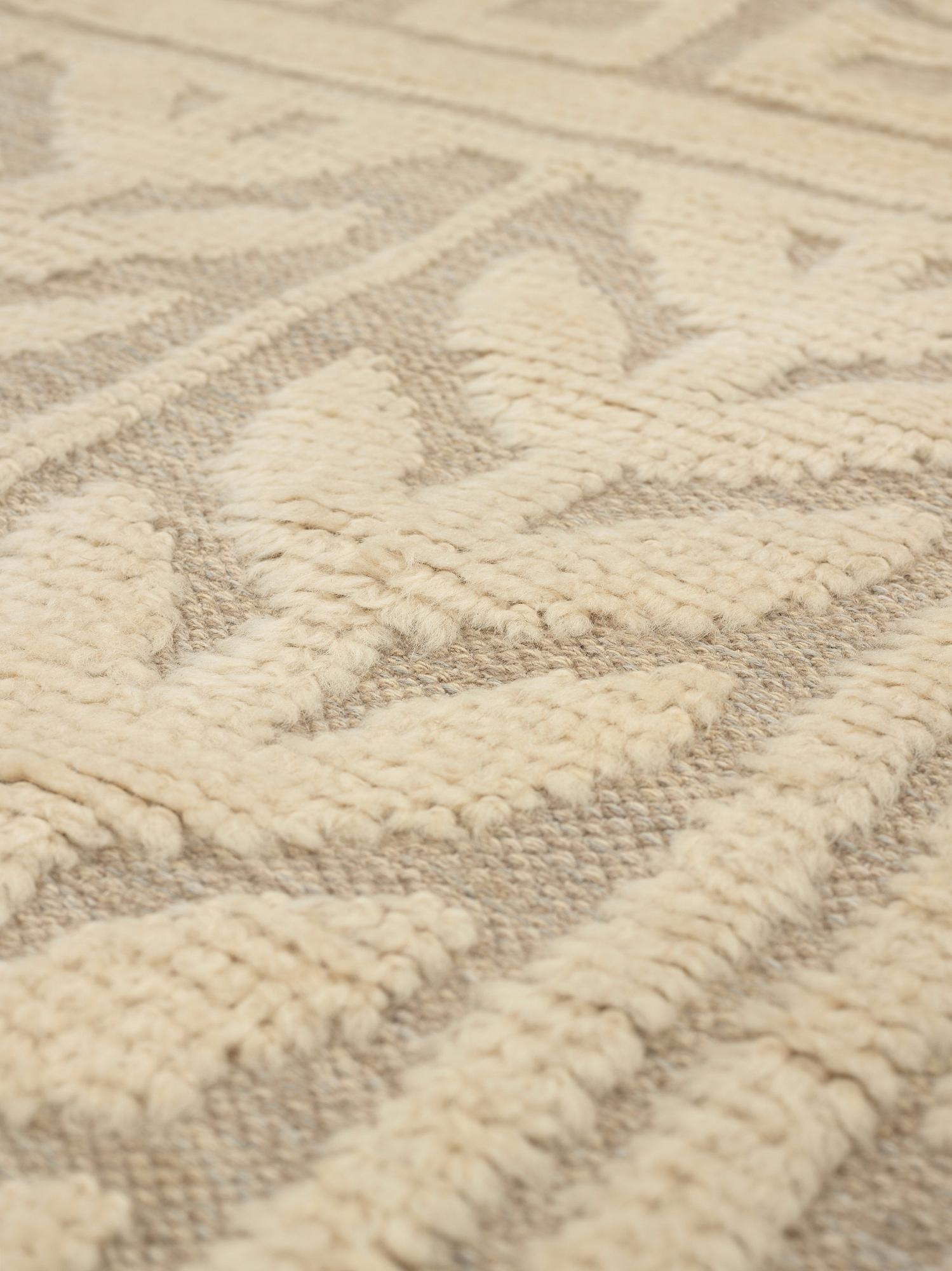 Elsa Gullberg, A carpet, knotted pile in relief, ca 348,5-351,5 x 230,5-236,5 cm, probably Elsa Gullberg.