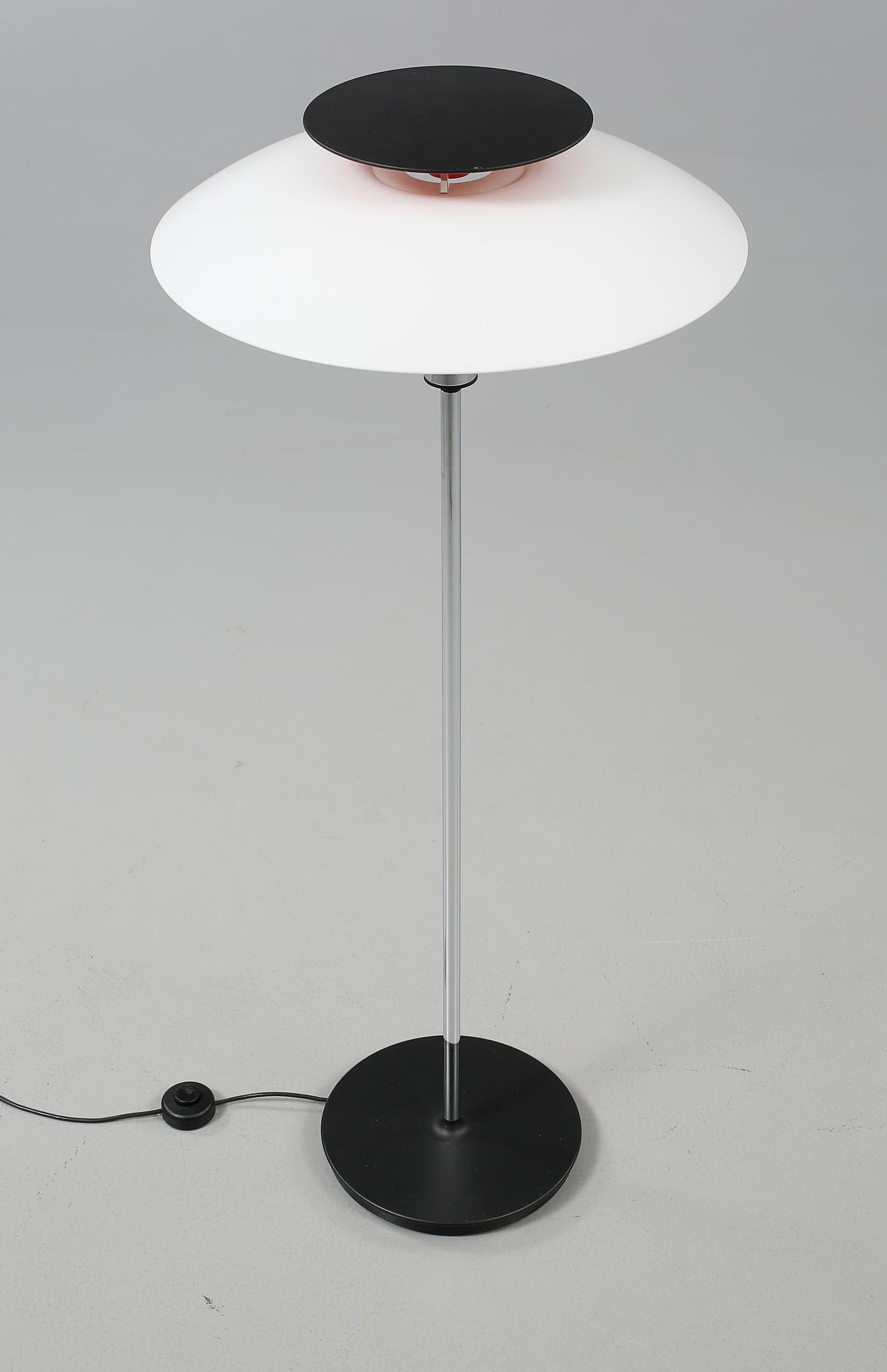 GOLVLAMPA, "PH-80", Poul Henningsen för Louis Poulsen, 1900-talets andra hälft.