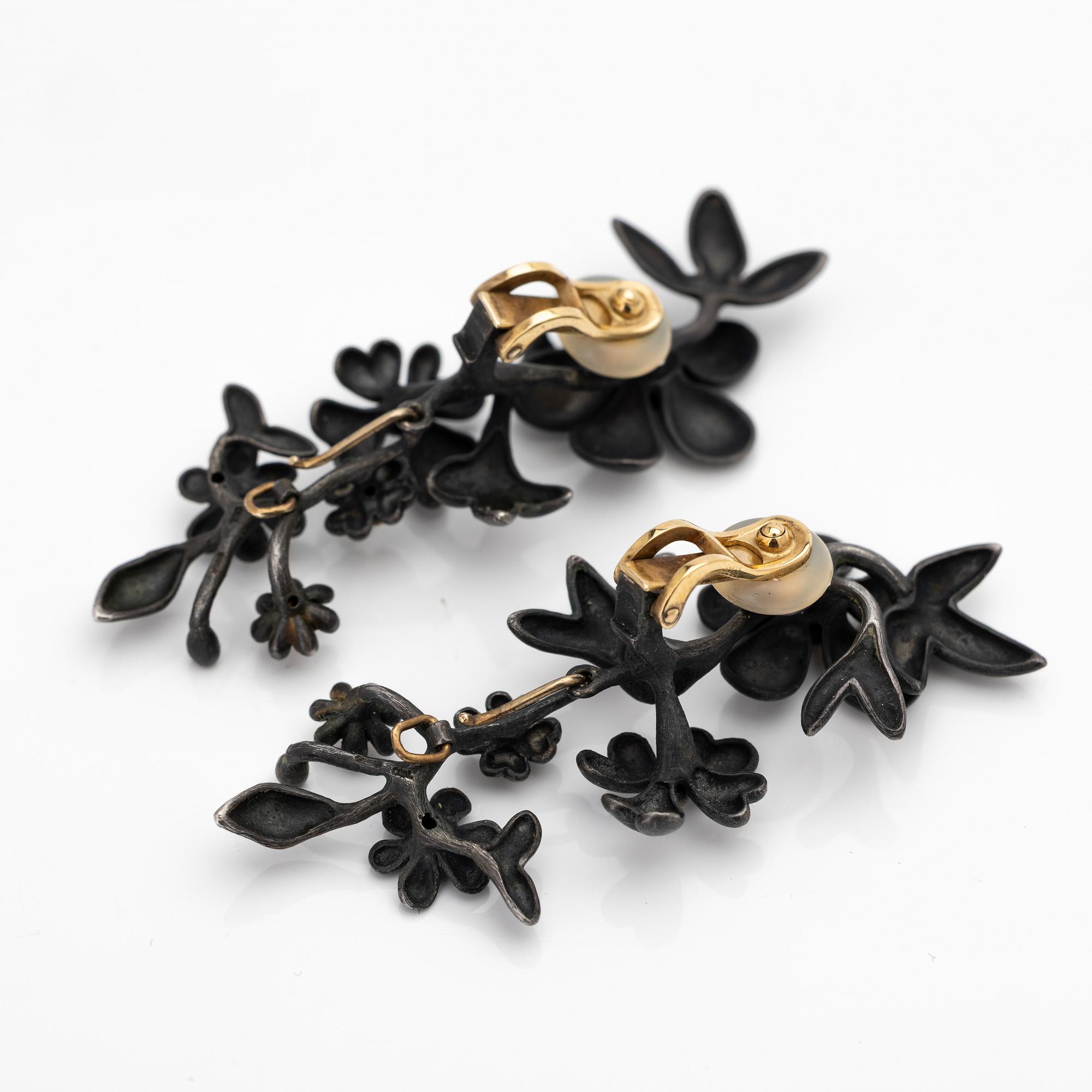 Ole Lynggaard, Earrings, a pair, "Forest", oxidised silver with red gold settings and brilliant-cut diamonds, with additional pendants.