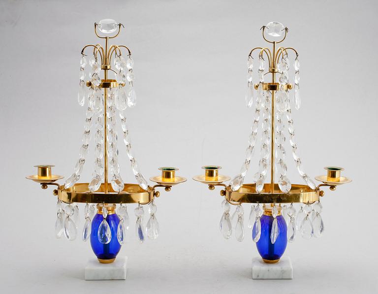 BORDSLYSTRAR, 1 par, gustaviansk stil, 1900-talets andra hälft.