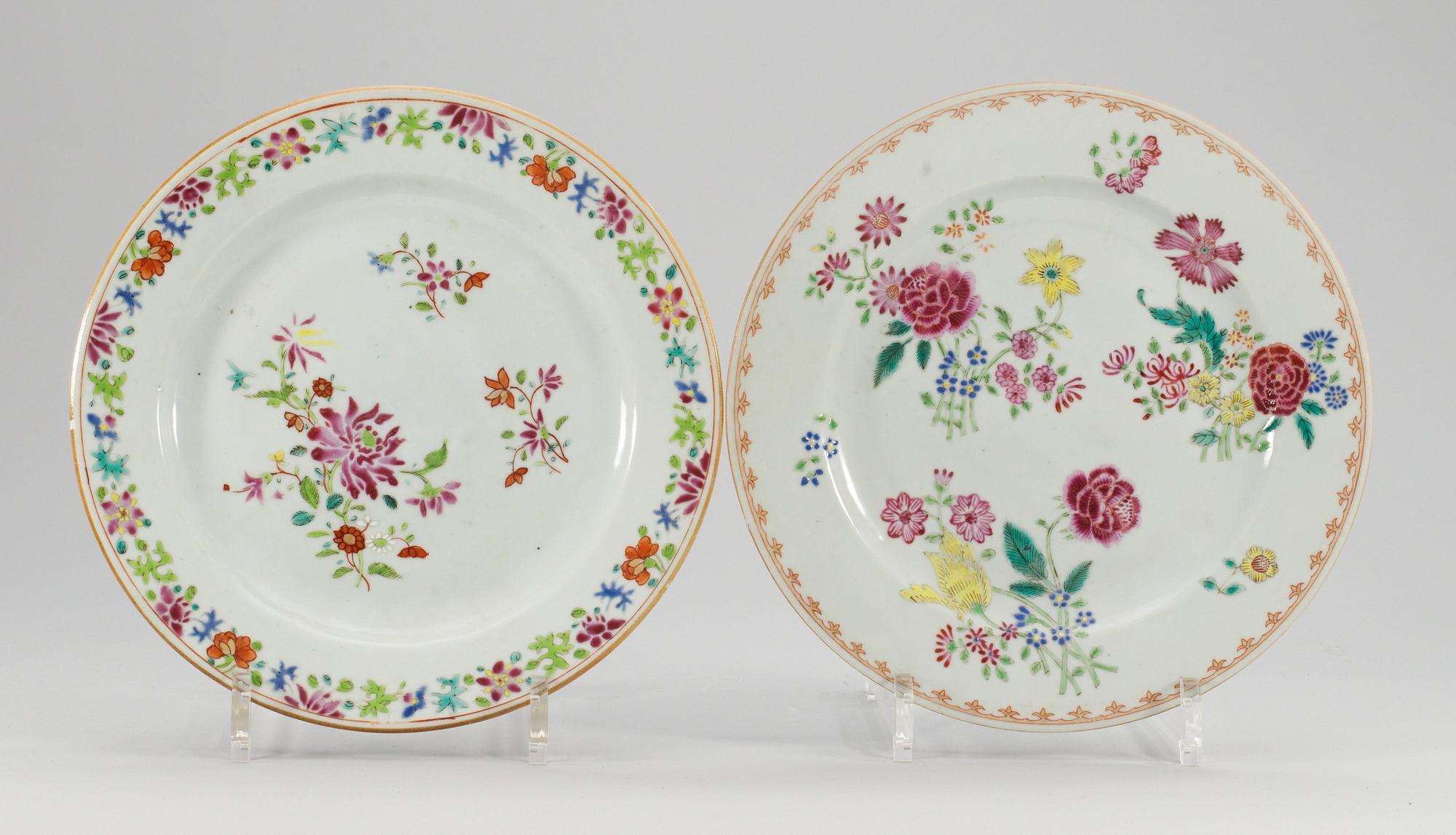 TALLRIKAR, 2 st, porslin. Qing dynastin. Qianlong (1736-95).