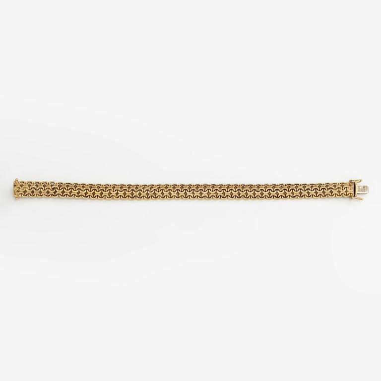 A 14K gold bracelet. Italy.