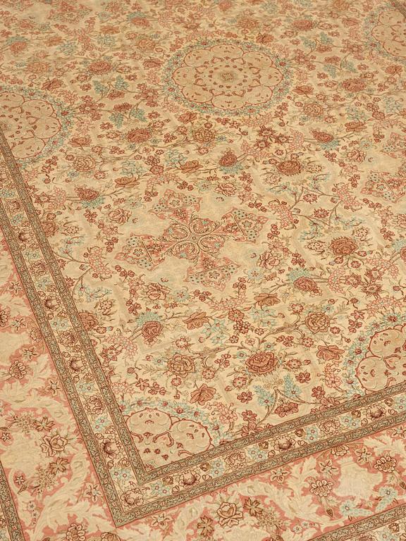 OLD SILK QUM. 289,5 x 195 cm.