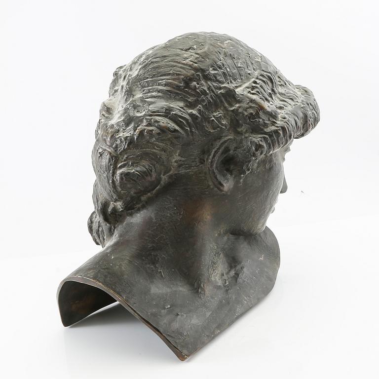 Gerhard Henning, sculpture "Female Head".