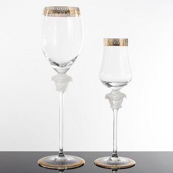 GLASSERVISDELAR, 32 stycken, "Medusa", Versace för Rosenthal.