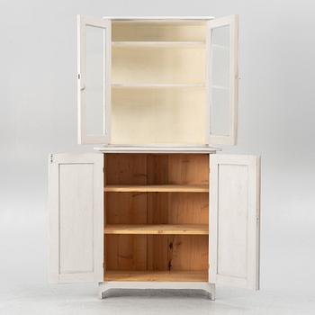 A vitrine cabinet, early 20th century.