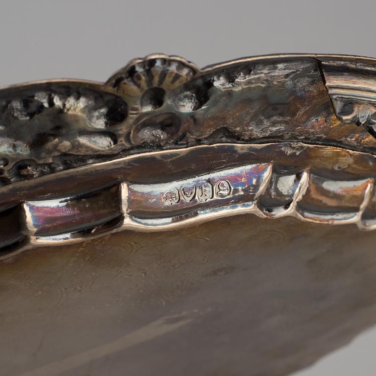 JONATHAN HAYNE (?), a silver tray, London 1825.