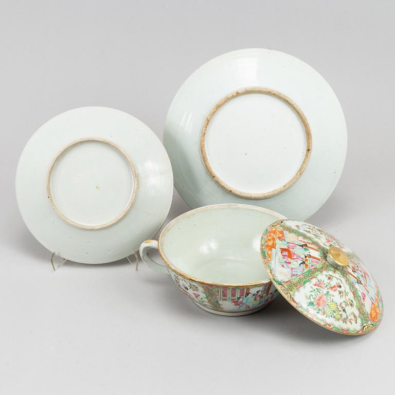 A group of three Canton porcelain objects, Qing dynasty, late 19th century.