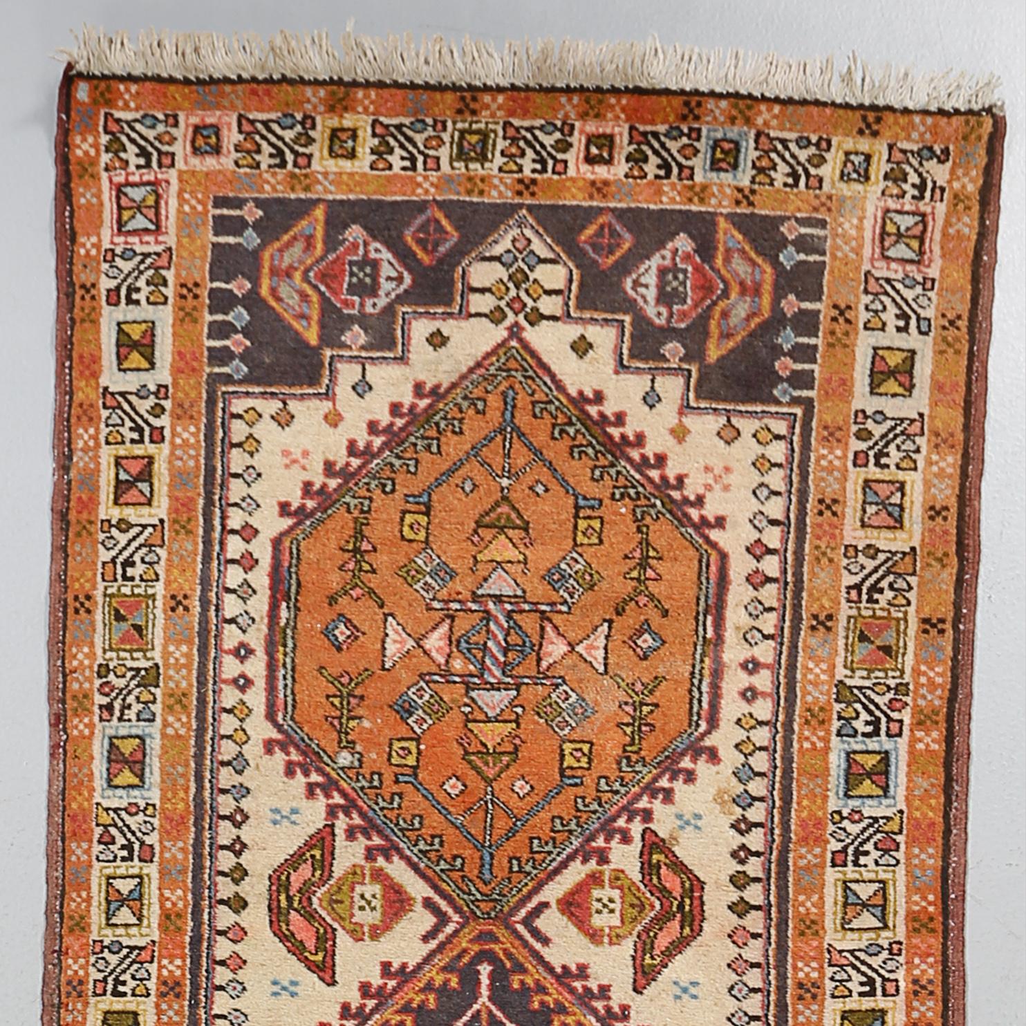 GALLERIMATTA, troligen kaukasisk, old, ca 300 x 72 cm.