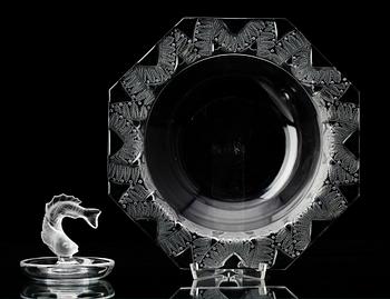 SKÅL samt NÅLFAT, glas, Lalique, 1900-tal.