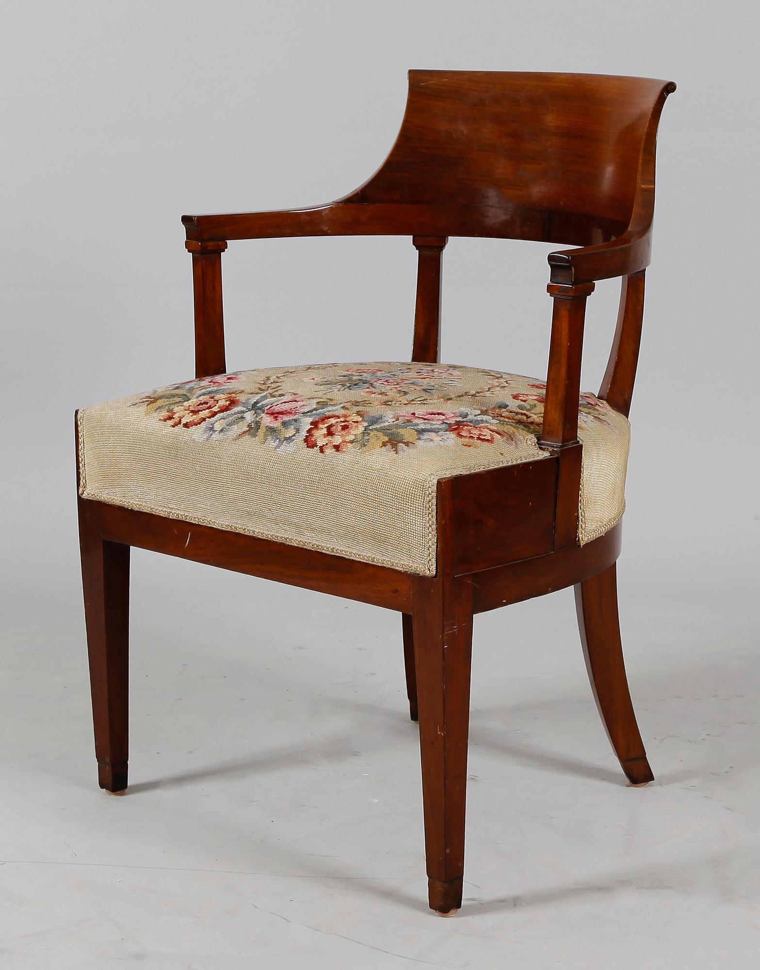 KARMSTOL, empire, 1800-talets första hälft.