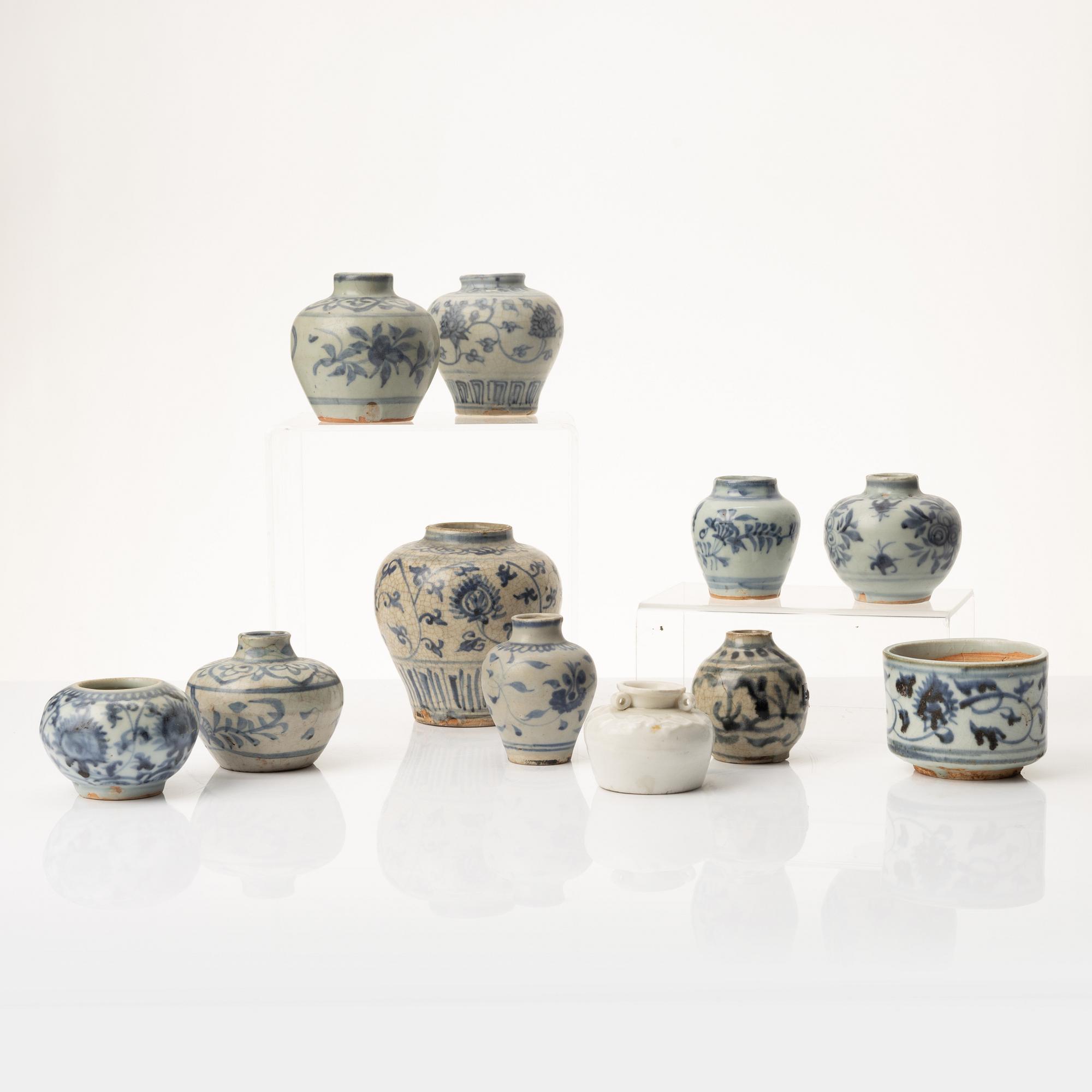 A group of eleven Chinese jars and vases, late Ming dynasty / 17th century.