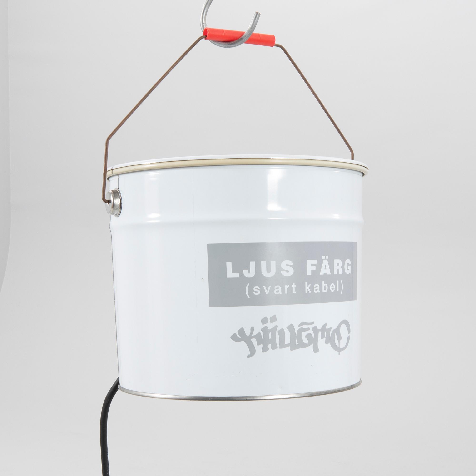Fredrik Wretman, bordslampa "Ljus färg (svart kabel)", numrerad 48/360 Källemo.