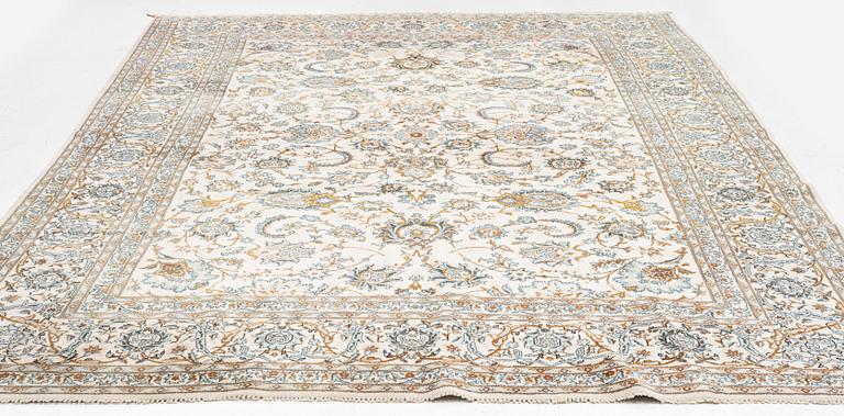 Matta, Keshan, ca 390 x 280 cm.