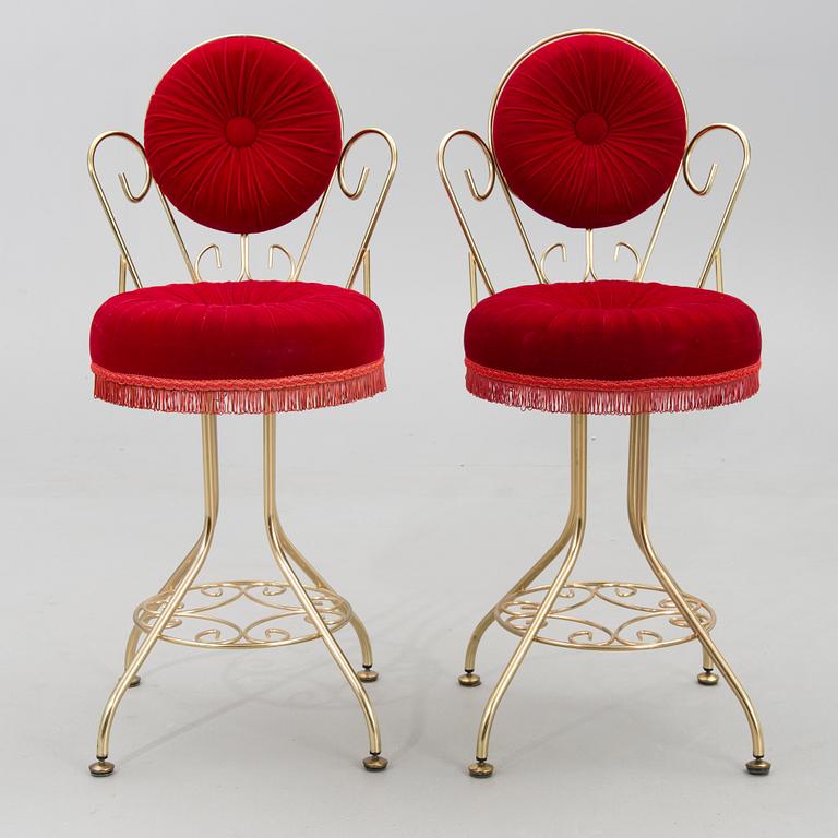 A pair of late 20th century chairs.