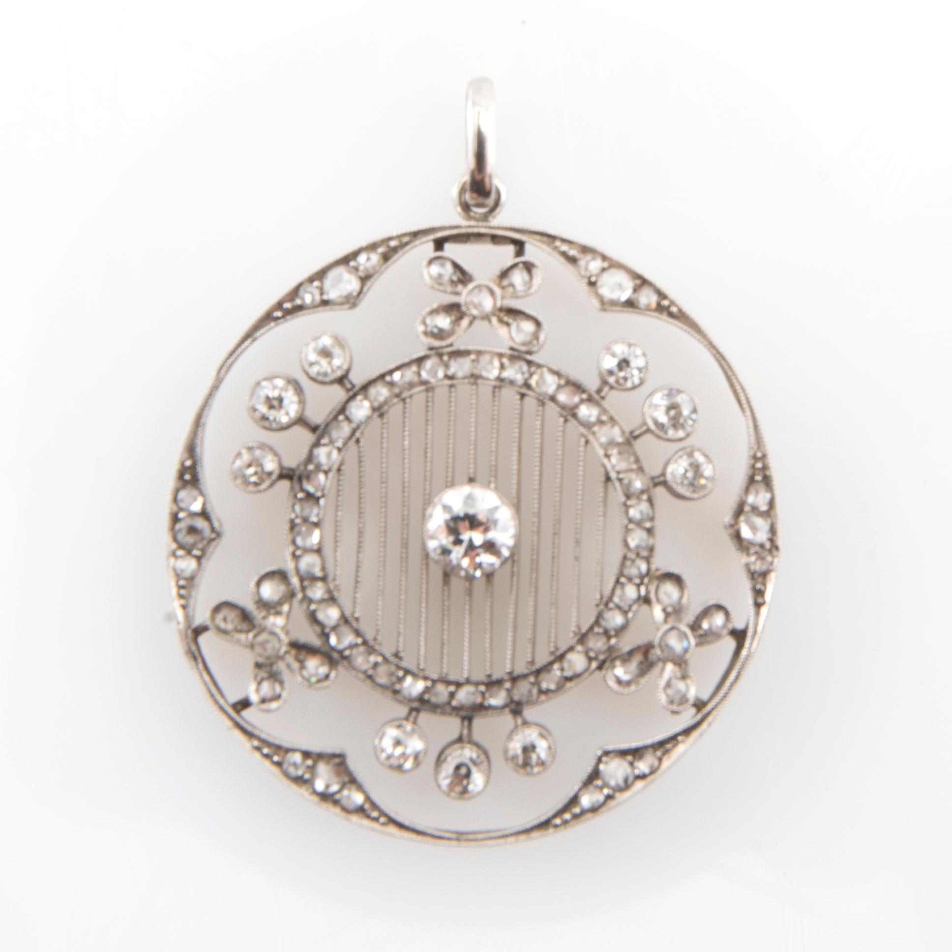 Hänge av platina och gammalslipade samt rosenslipade diamanter, Belle Èpoque omkring år 1900.
