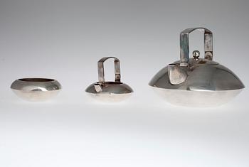 Pekka Piekäinen, A 3-PIECE TEA SERVICE.