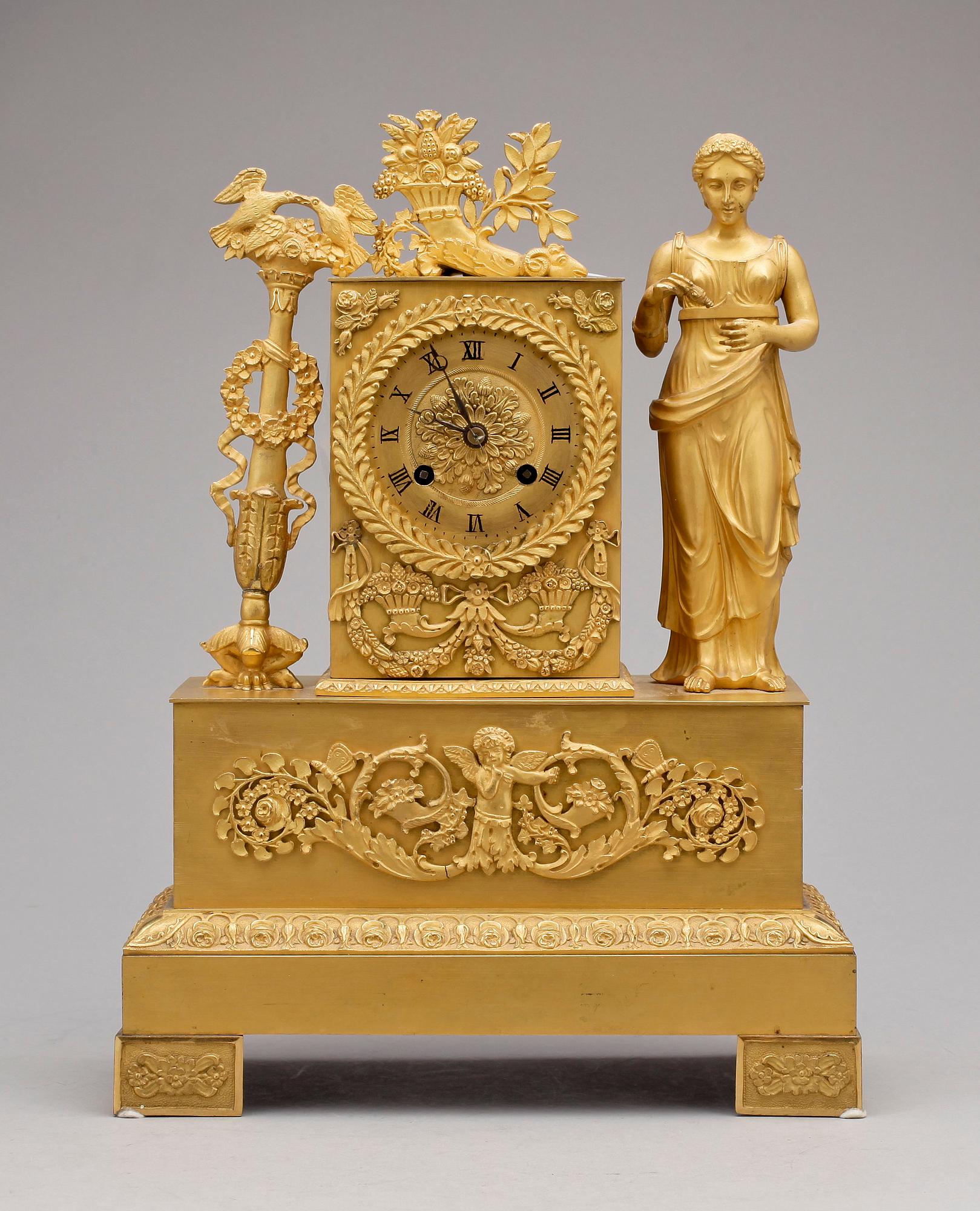 BORDSPENSDYL, empire, 1800-talets första hälft.