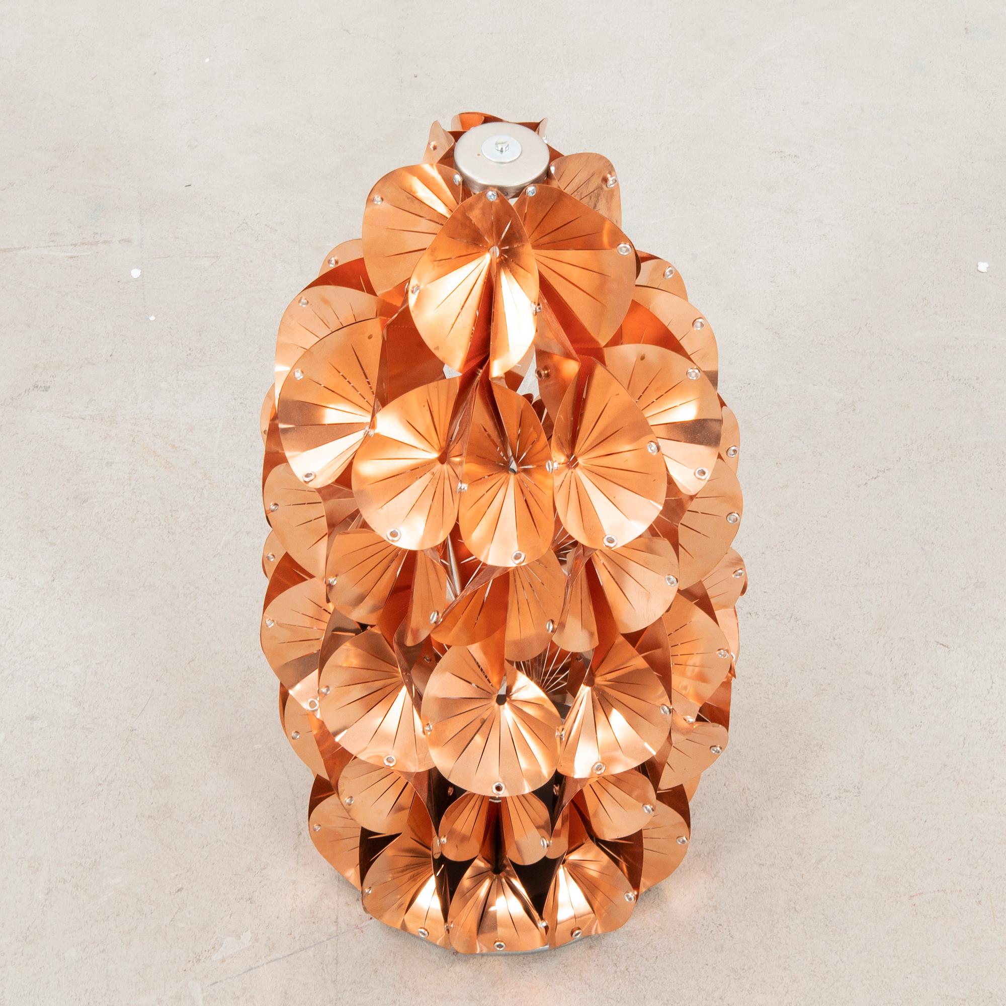 Lisa Hilland, ceiling lamp/table lamp from the Glamrocks series 2023.