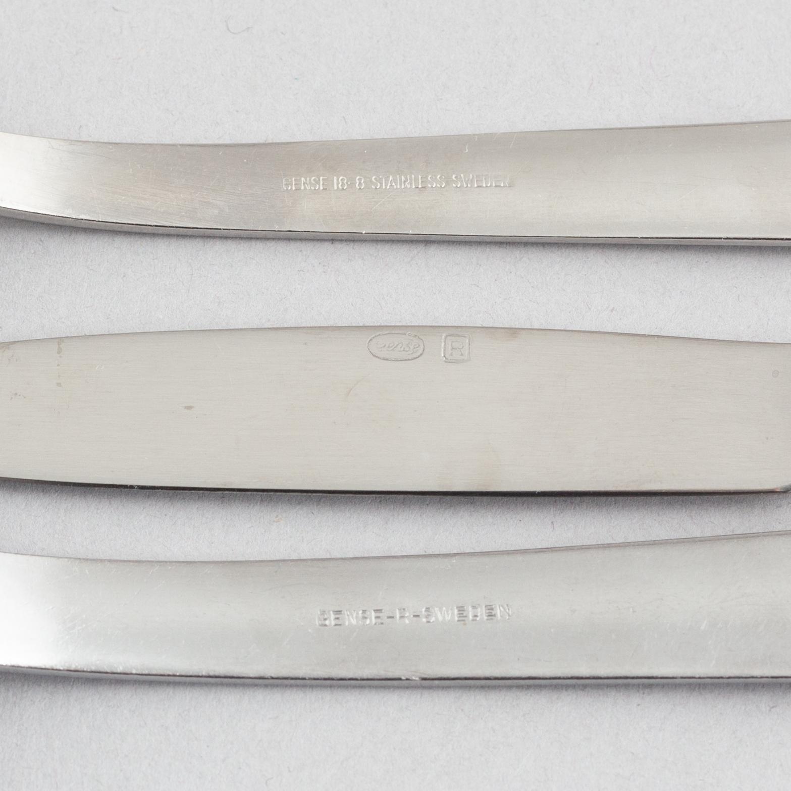 Folke Arström, besticksservis, 92 delar, samt bricka, såssnipa och shacker, rostfritt stål, "Thebe", Gense.