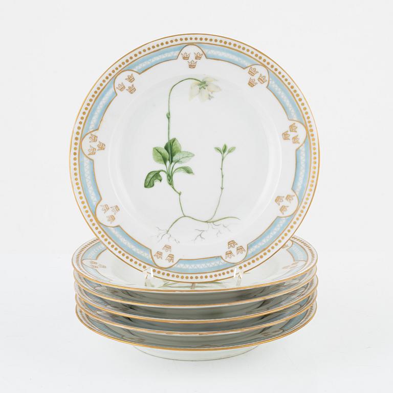 Six porcelain fruit plates, Hausmalerei, Royal Copenhagen, Danmark, 1889-1922.