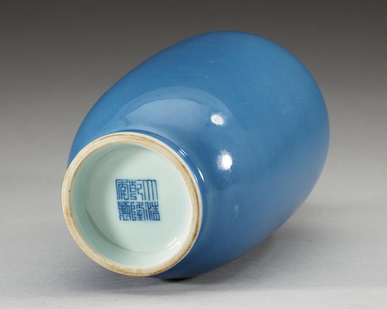 A claire-de-lune glazed vase, Qing dynasty, 19th Century with Qianlong mark.