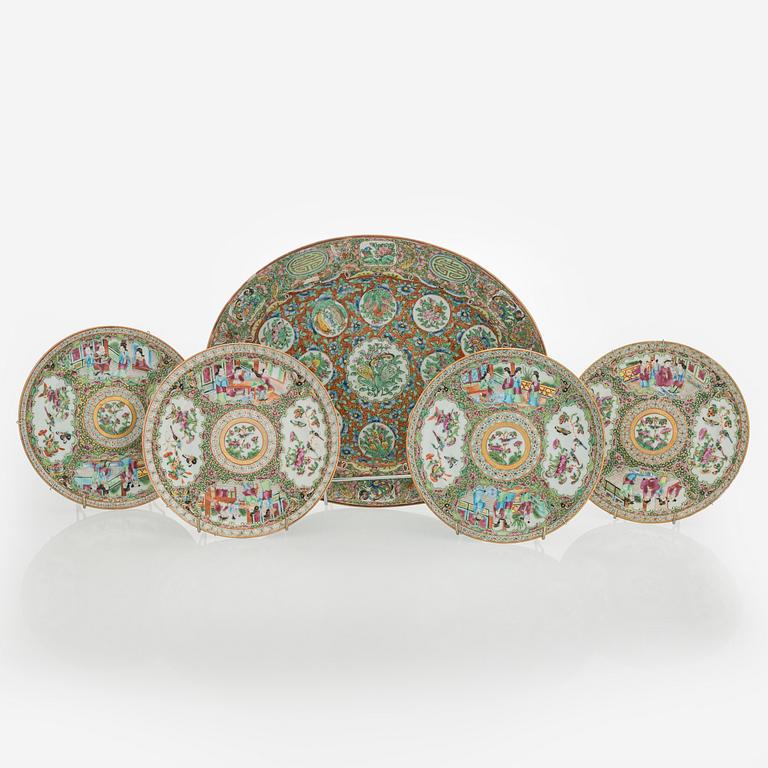 koristelautasia 4 kpl ja tarjoiluvati, Kiina, 1800-luku.