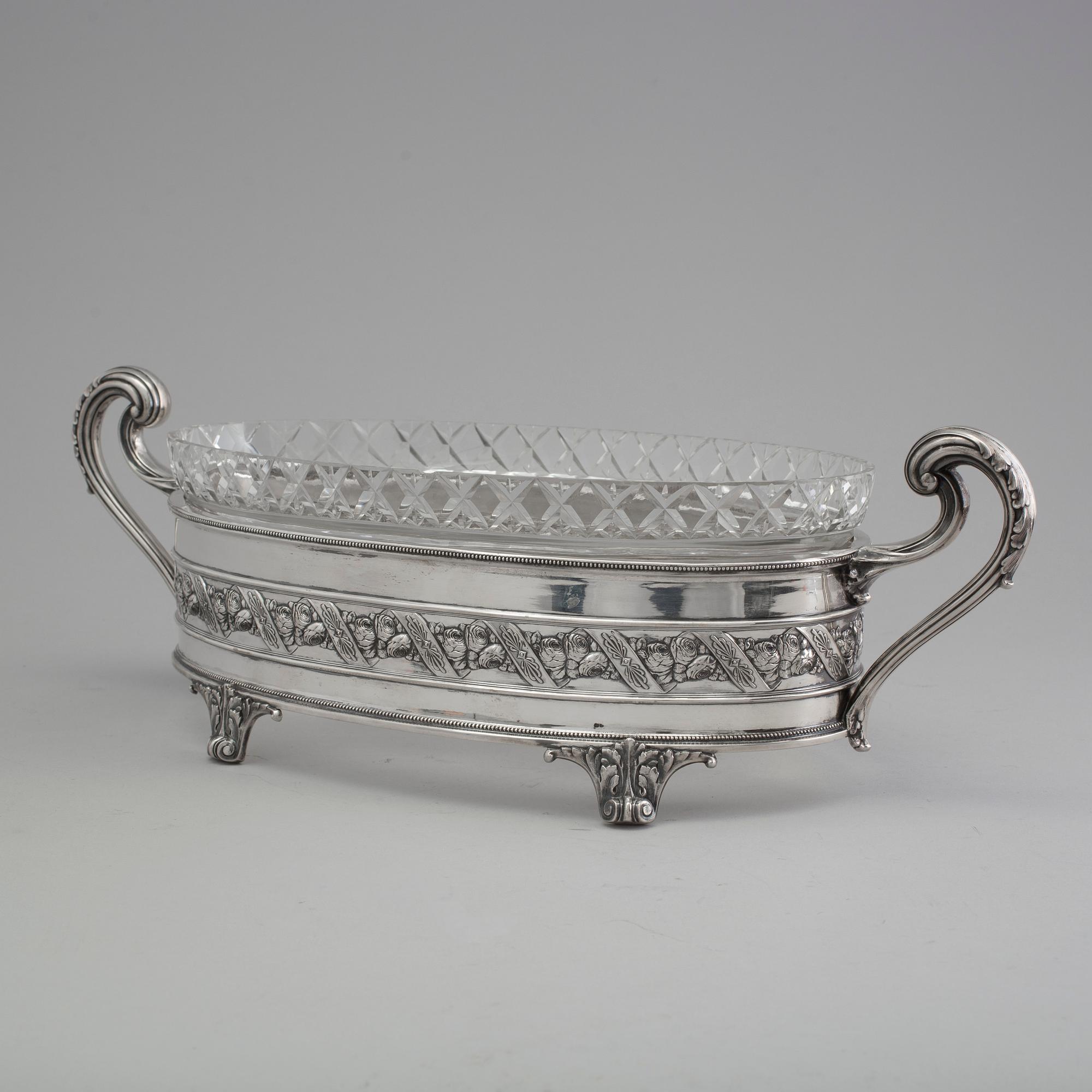 A SILVER JARDINIERE, Sweden, dated approx. 1920, Silver weigth 901 gram.