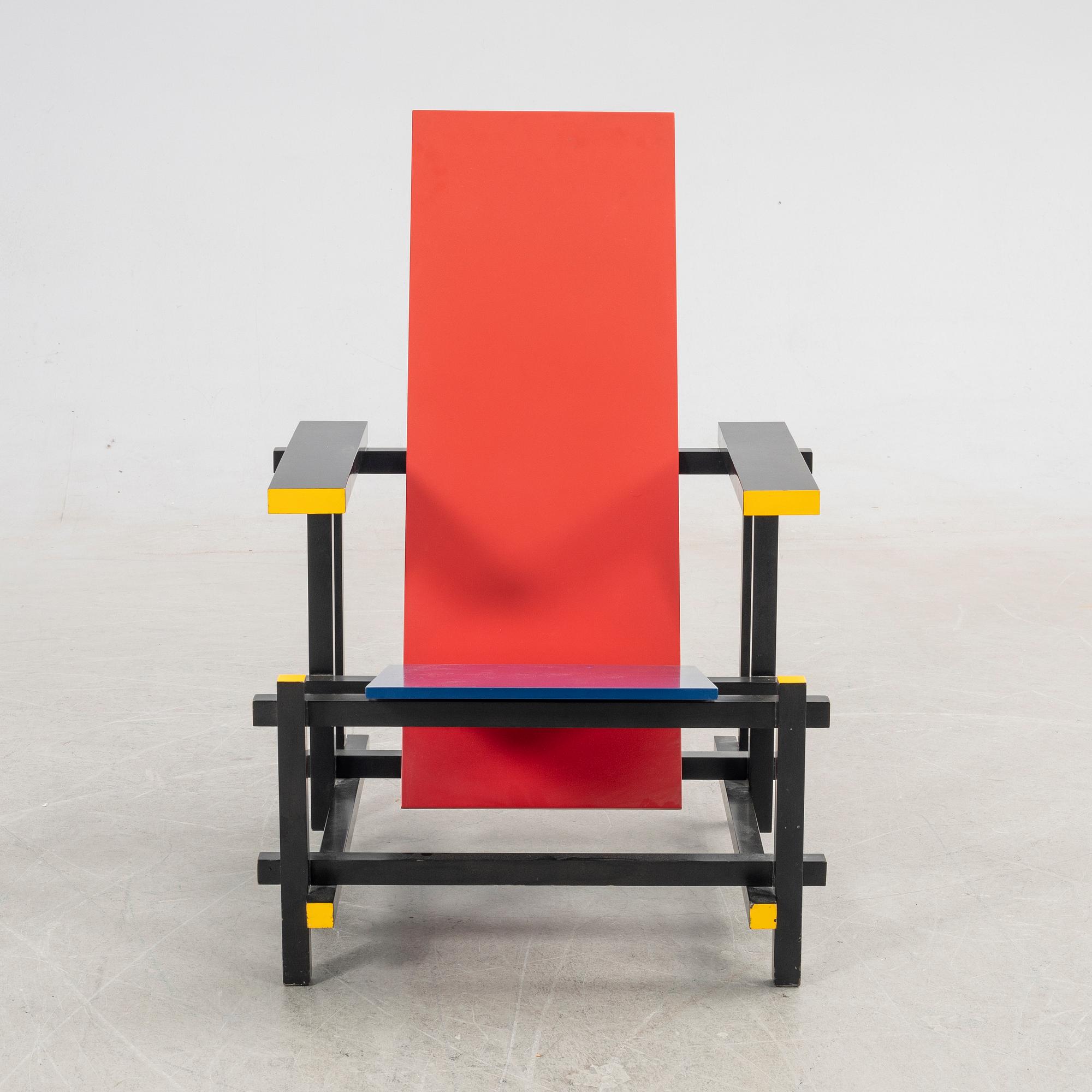 Gerrit Rietveld, karmstol, "Red and blue chair", Cassina, samtida.