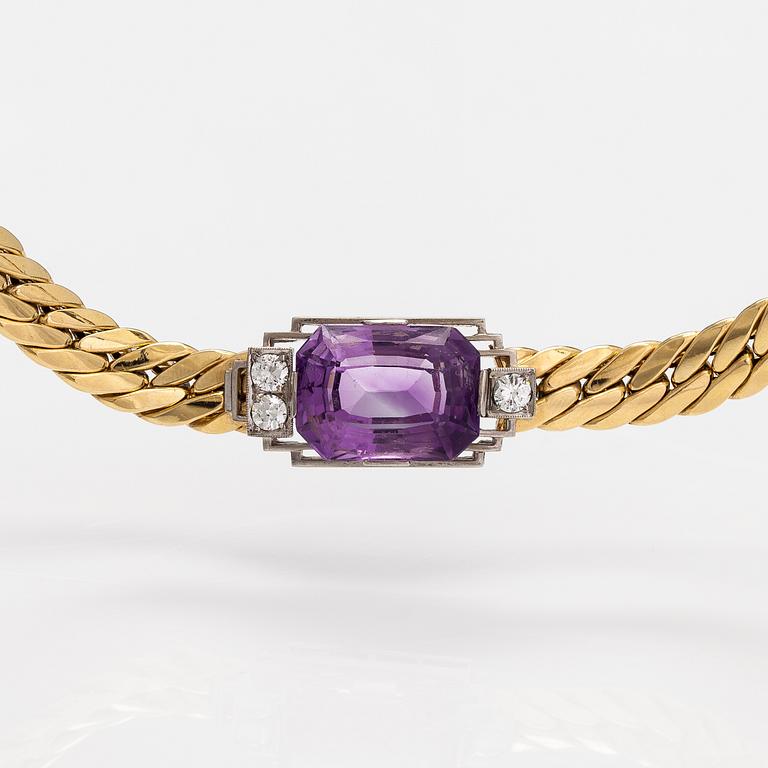 An 18K gold necklace with an amethyst and diamonds ca. 0.63 ct in total. Torbjörn Tillander, Helsinki 1994.