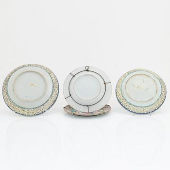 A group of four Chinese dishes, Qianlong (1736-95) and 19th century Canton.