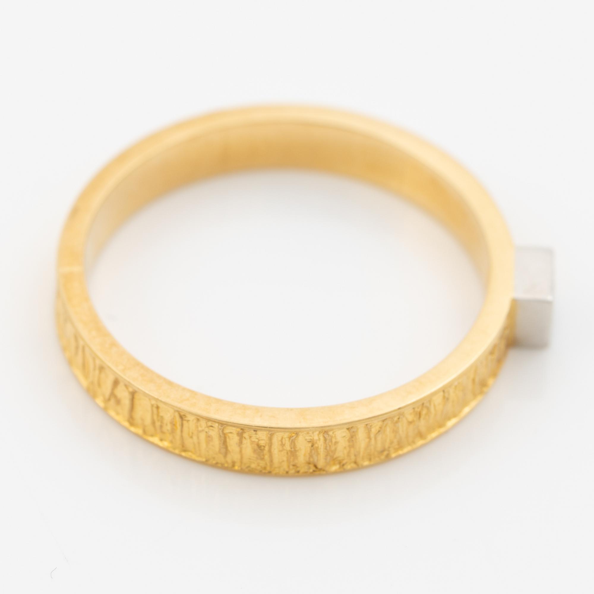 Björn Weckström, ring, "Diamond engagement ring", 18K gold with brilliant-cut diamond. Lapponia 1978.
