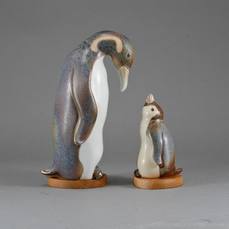 FIGURINER, ett par, stengods, Gunnar Nylund, 1900-talets andra hälft.