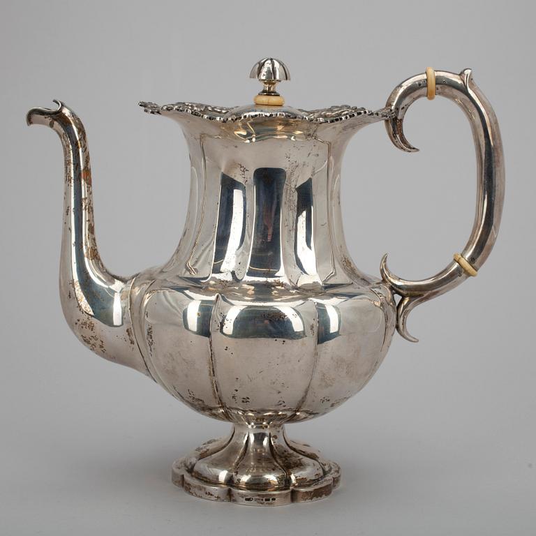 KAFFEKANNA, silver, Helsingfors 1919. Vikt ca 901 g.