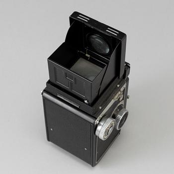 A Japanese 1950´s / 1960´s Yashica LM camera no 113838 with light meter and Yashikor 1:3,5 f=80 mm lens.