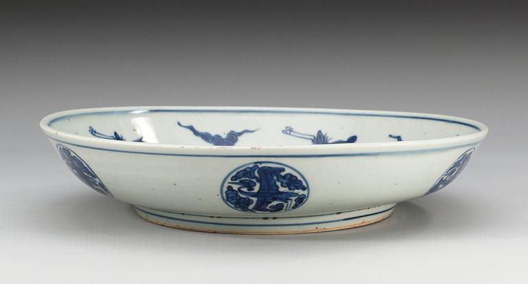 A blue and white Ming charger, Jiajing´s six character mark and of the period (1522-66).