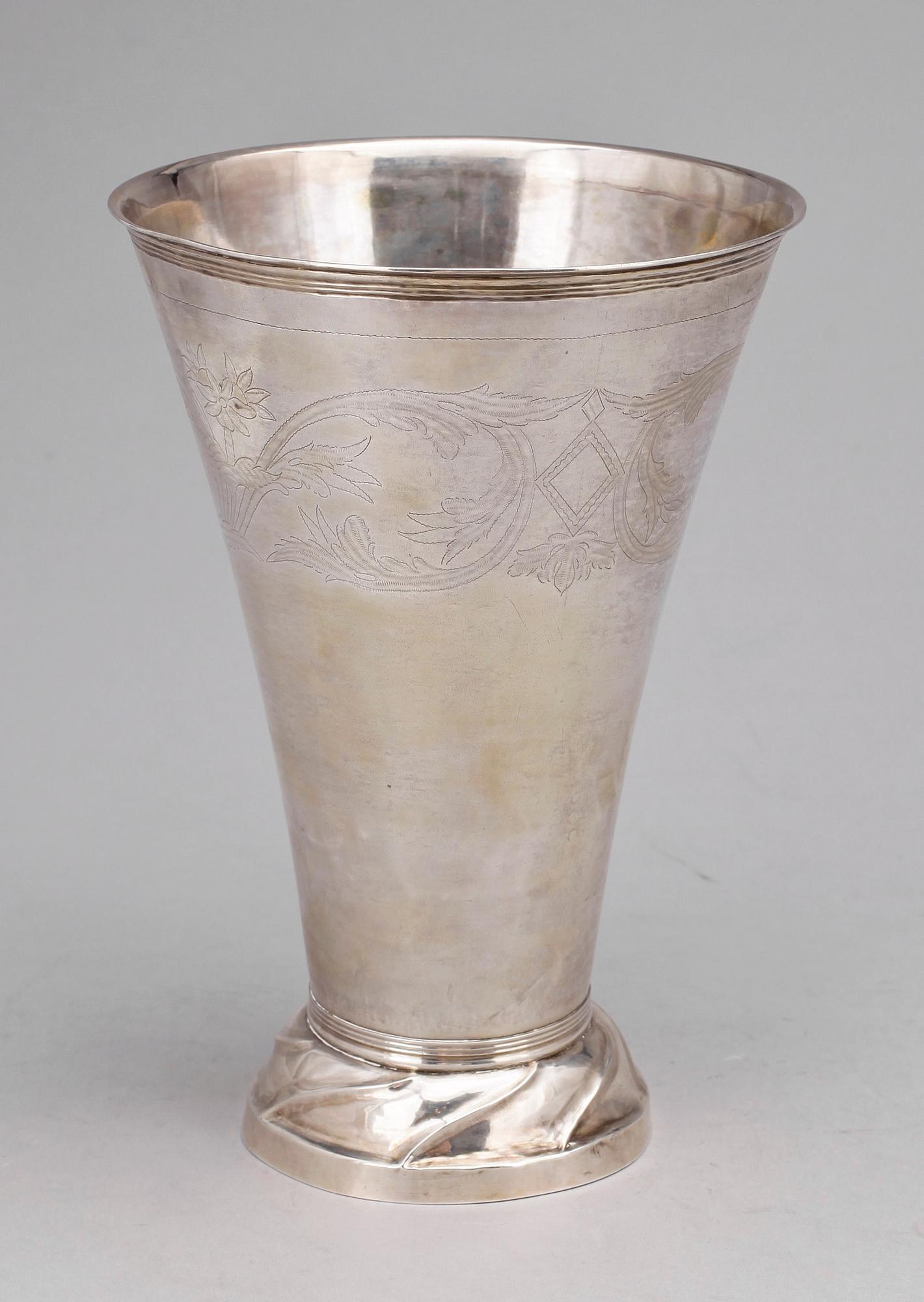 BÄGARE, silver, Lars Löfgren, Hudiksvall, verksam 1797-1854. Vikt ca 290 g.