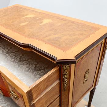 Louis XVI-style bureau, Italy, second half of the 20th century.