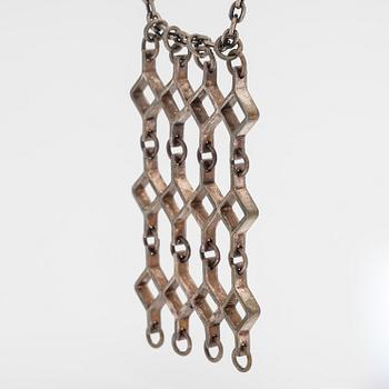 Jorma Laine, A silver neckalce "Ruutu". Kultateollisuus, Turku 1965.