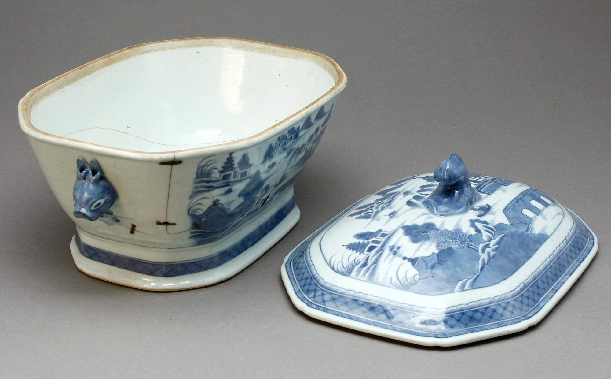 TERRIN, porslin, Kina 1800-talets första hälft.